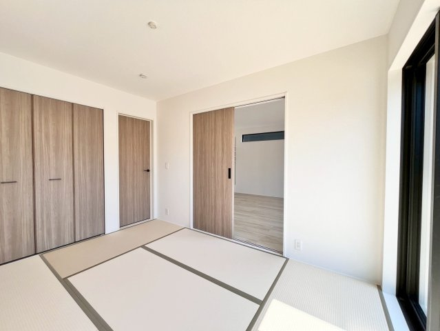 亀山市山下町 第1期 新築戸建【全3棟】の和室