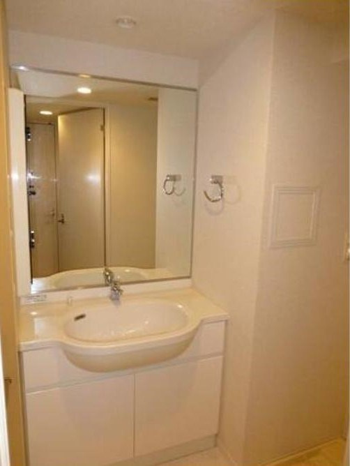 プロスペクト恩賜公園の独立洗面台|※同物件別部屋別間取り参考写真