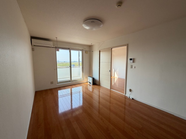 パルテBの居間・リビング|※入居中の為、同タイプ別のお部屋の写真となります。