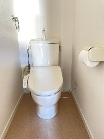 パルテBのトイレ|※入居中の為、同タイプ別のお部屋の写真となります。