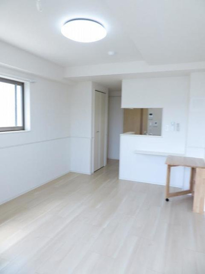 【内装】 | レギオン