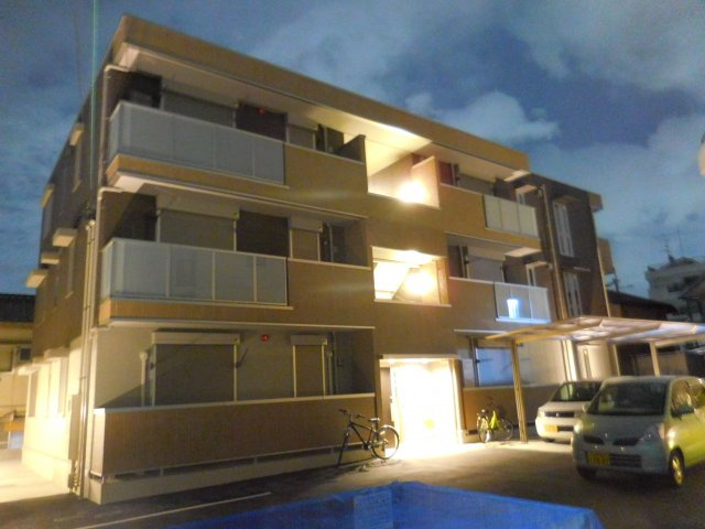 高槻市城西町のアパートの周辺