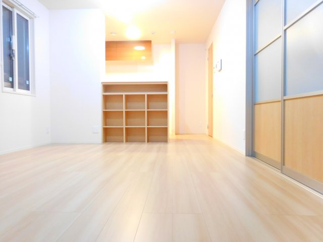 高槻市城西町のアパートの居間・リビング