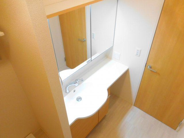 高槻市城西町のアパートの洗面所