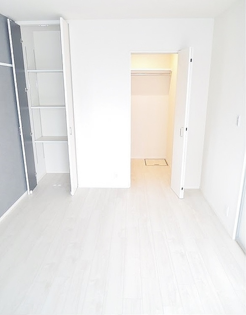 アクティスの寝室