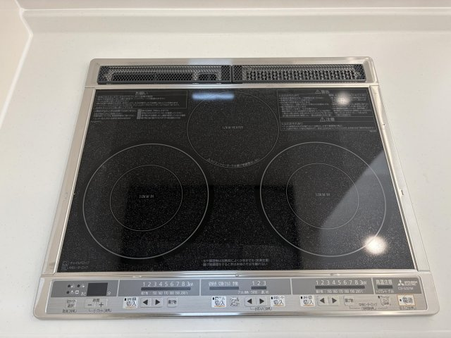 弥富市五明町築留の新築一戸建のキッチン|◇ＩＨクッキングヒーター◇　　五徳がなく、お手入れが楽になります！