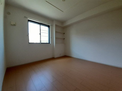 【内装】 | プリムローズ・Ｔ