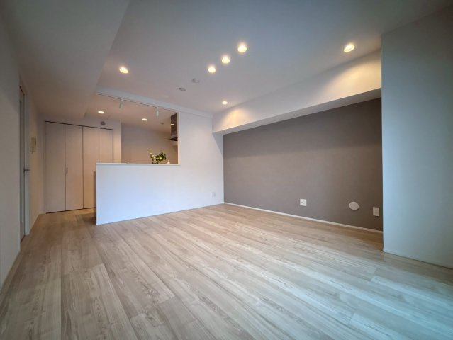 北弐十条マンションC棟の居間・リビング