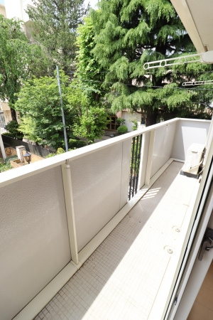 ナーセリーコートBのバルコニー|別部屋の写真です