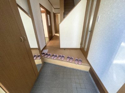【玄関】 | 笠間市南友部4LDK中古住宅