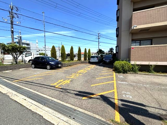 プレミール28の駐車場