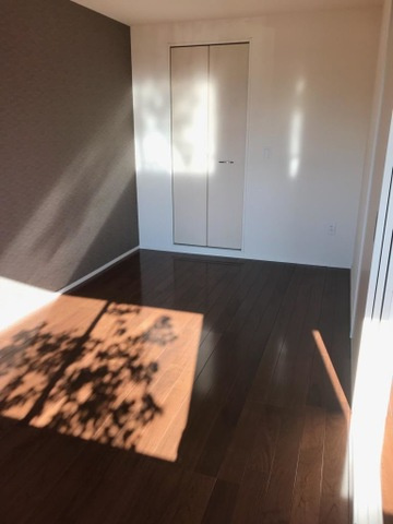 i-classの寝室|広くて明るい寝室