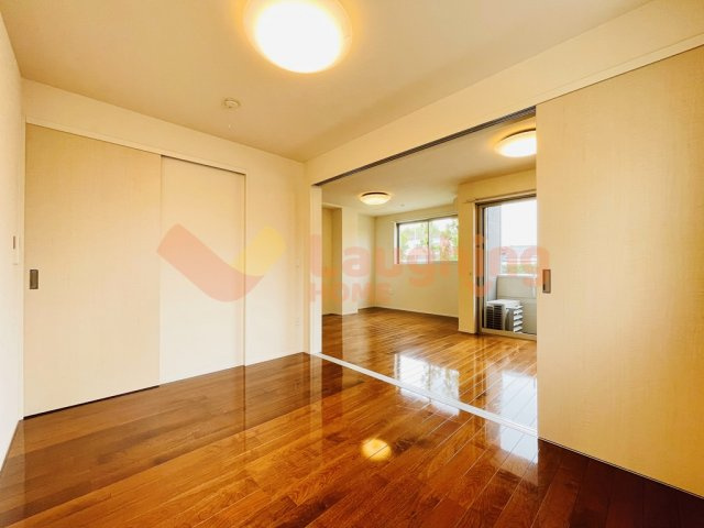 i-classの内装|内装は落ち着いています