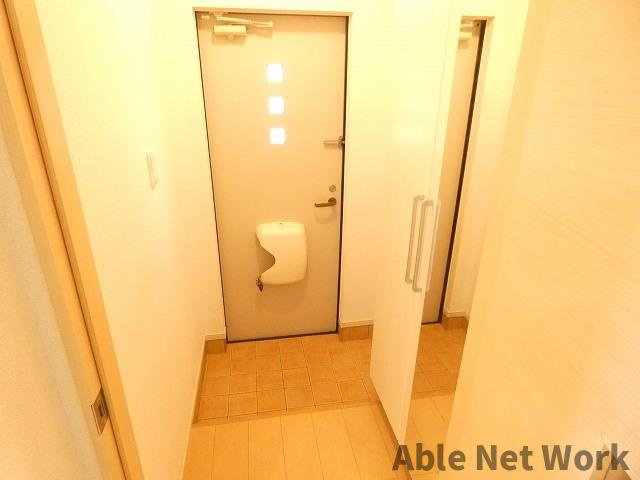 トルテュパシアン港ヶ丘の玄関|シューズボックス付き