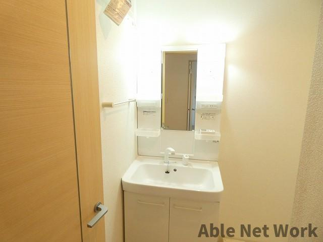 トルテュパシアン港ヶ丘の洗面所|シャワー付洗面台