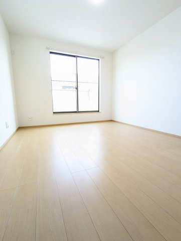 ひたちなか市津田853番のバルコニー|同施工物件のバルコニーです。バルコニーで見る景色は眺めが良く晴れた日はたくさんの洗濯を干すことが出来ます。