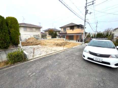 【前面道路含む現地写真】 | Livele Garden.S堺市南区御池台2丁 | 前面道路は東側幅員約6.15m。ゆとりの広さで圧迫感が少なく、お車の出し入れもスムーズに行えそうですね！（2026年3月2日撮影）