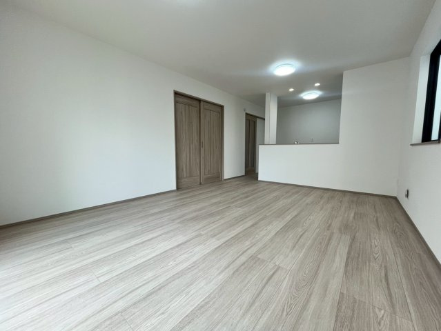 ハートフルタウン与那原町与那原　全4棟の居間・リビング