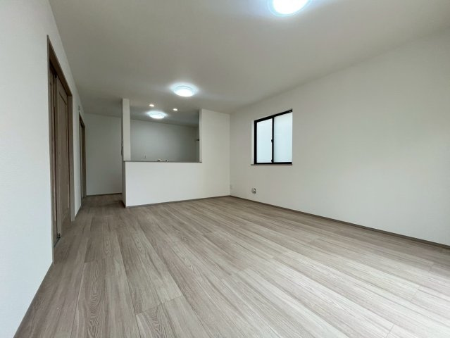 ハートフルタウン与那原町与那原　全4棟の居間・リビング