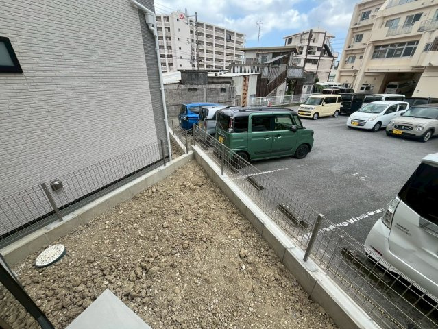 ハートフルタウン与那原町与那原　全4棟の庭