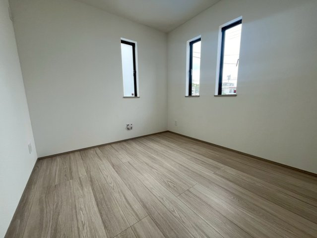 ハートフルタウン与那原町与那原　全4棟の洋室