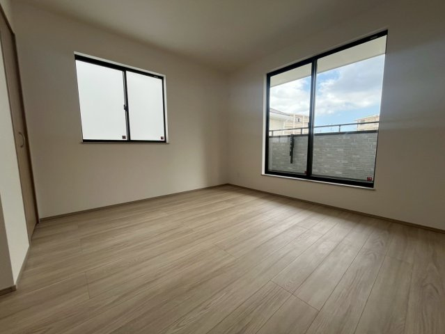 ハートフルタウン与那原町与那原　全4棟の洋室