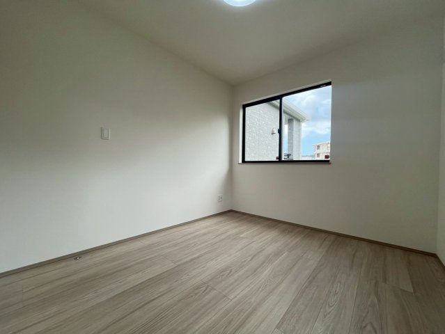 ハートフルタウン与那原町与那原　全4棟の洋室