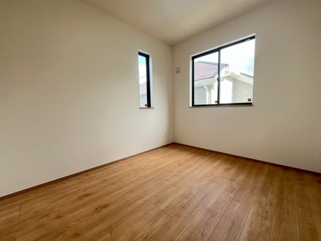 ハートフルタウン与那原町与那原　全4棟の洋室|※同建築会社施工参考写真となります。