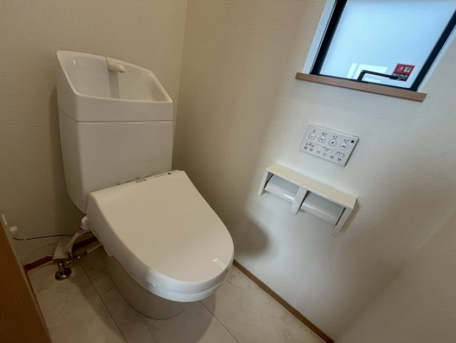 ハートフルタウン与那原町与那原　全4棟のトイレ|※同建築会社施工参考写真となります。