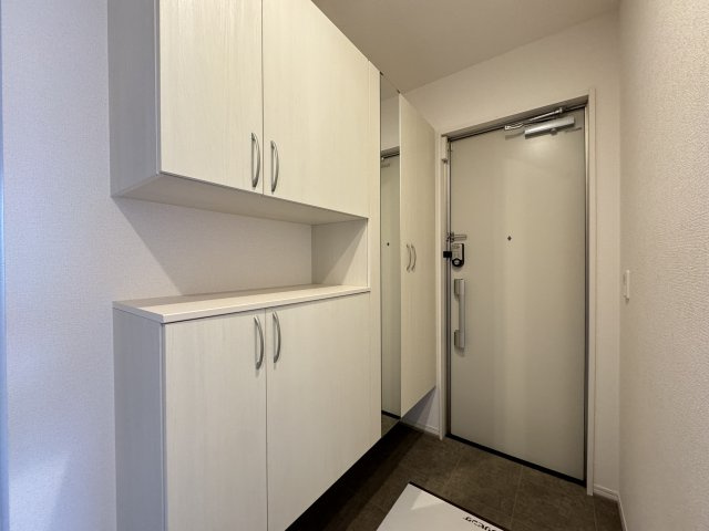 クラシスト万代の玄関