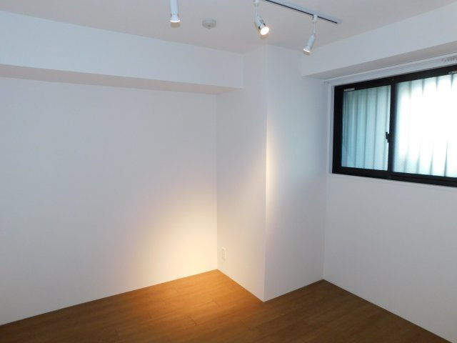 オークラビルの洋室|別部屋の写真です