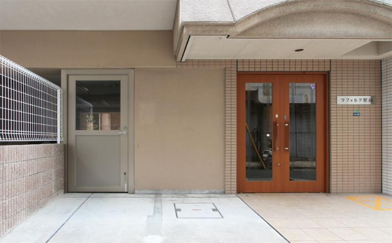 ラフォルテ駅前のエントランス