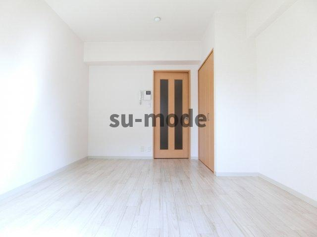 ラフォルテ駅前の洋室