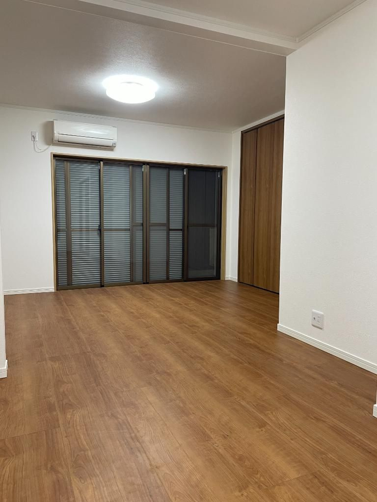 打上宮前町戸建の居間・リビング