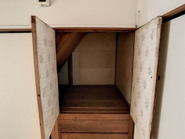 末広町貸家の収納