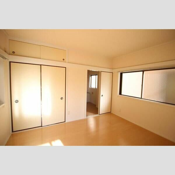 上川ビルの居間・リビング