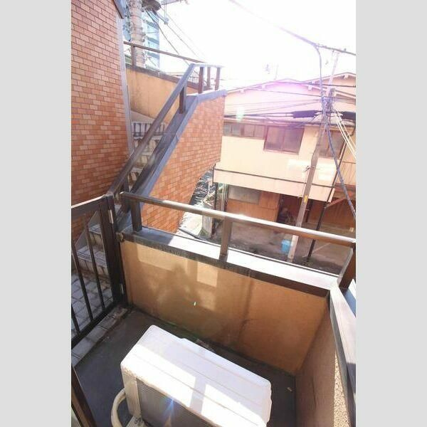 上川ビルのバルコニー