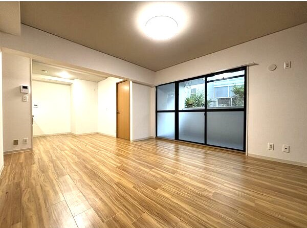 エルグランデ萩山の居間・リビング