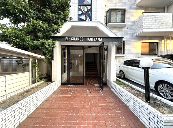 エルグランデ萩山のエントランス