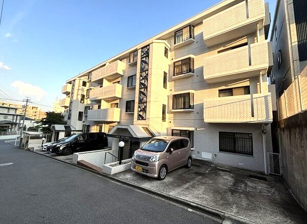 エルグランデ萩山の外観