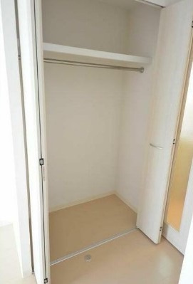 【収納】 | ロイヤルプレイス西荻窪 | クローゼット完備。