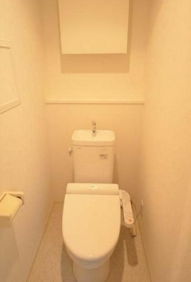 【トイレ】 | ロイヤルプレイス西荻窪 | 温水洗浄便座。