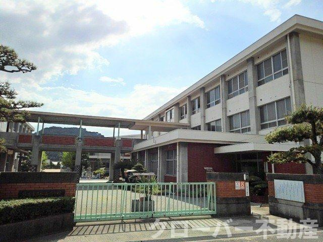 ネオ・レジデンスＡの周辺|坂出市立松山小学校まで1700m