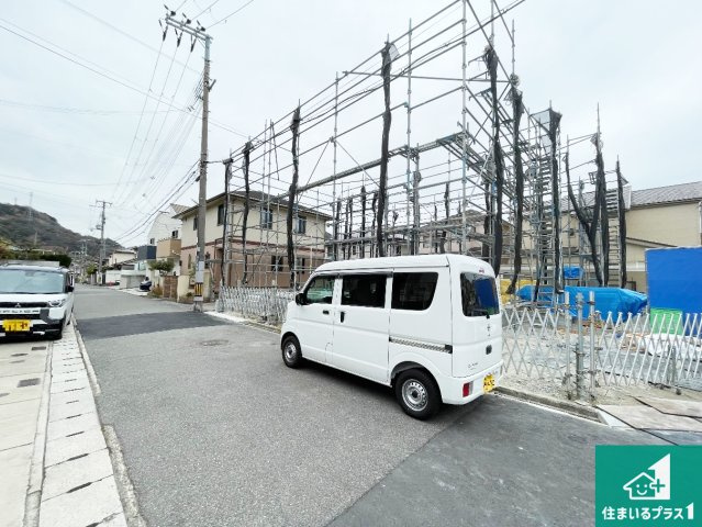 神戸市須磨区緑が丘　第1期　新築一戸建ての前面道路含む現地写真|周辺は落ち着いた街並みの住宅地！子育てがしやすい住環境です！まだ未完成ですが、現地でしかわからない事もございます。是非一度ご覧ください。