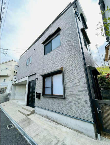 東大阪市東石切町４丁目　中古戸建の外観