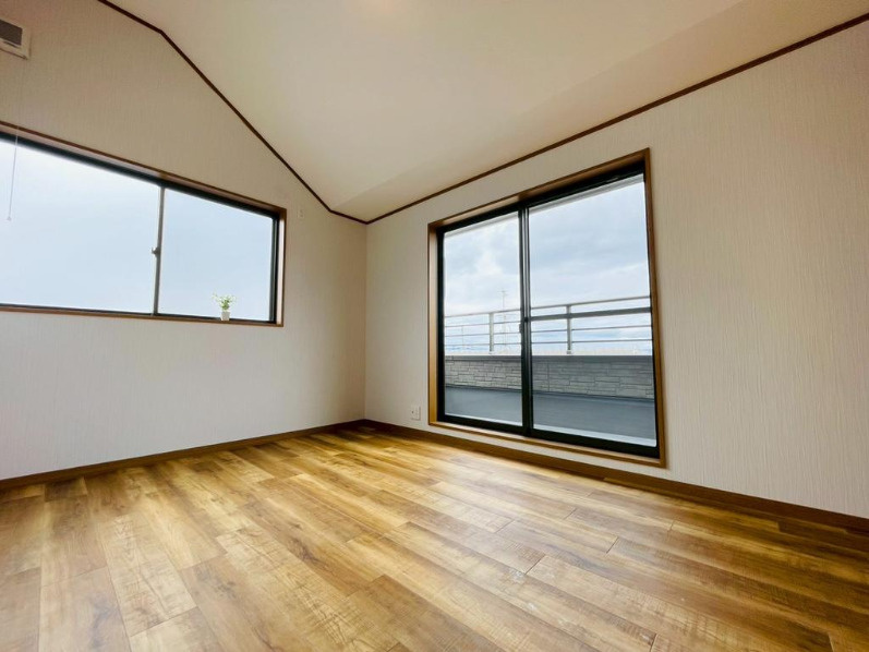 東大阪市東石切町４丁目　中古戸建の洋室