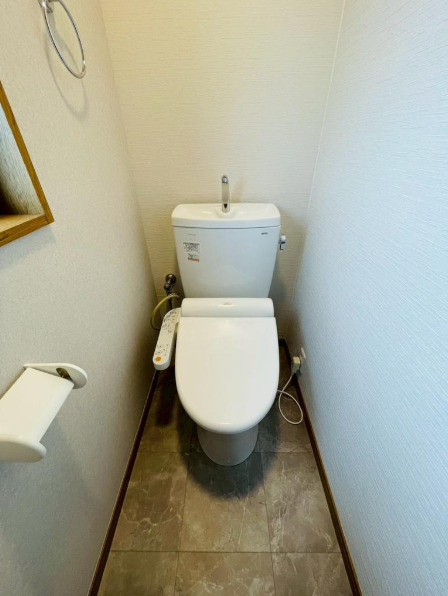 東大阪市東石切町４丁目　中古戸建のトイレ