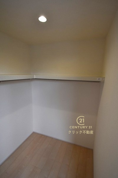 リーブルガーデン  日立市相田町　5期　限定1棟！の収納|ウォークインクローゼットは自由度の高い収納スペース。服だけでなく、帽子やバッグなどもまとめて管理することができます。おしゃれが楽しくなりますね♪
