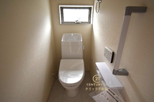 リーブルガーデン  日立市相田町　5期　限定1棟！のトイレ|１階と２階、２ヶ所に清潔なトイレ。
毎日使う空間と機能だから、いつまでも清潔なスペースであってほしいのがトイレです。