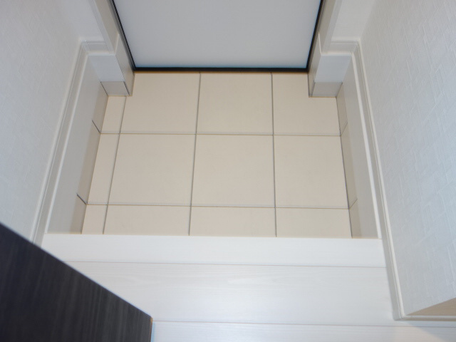 KARIN明石南の玄関